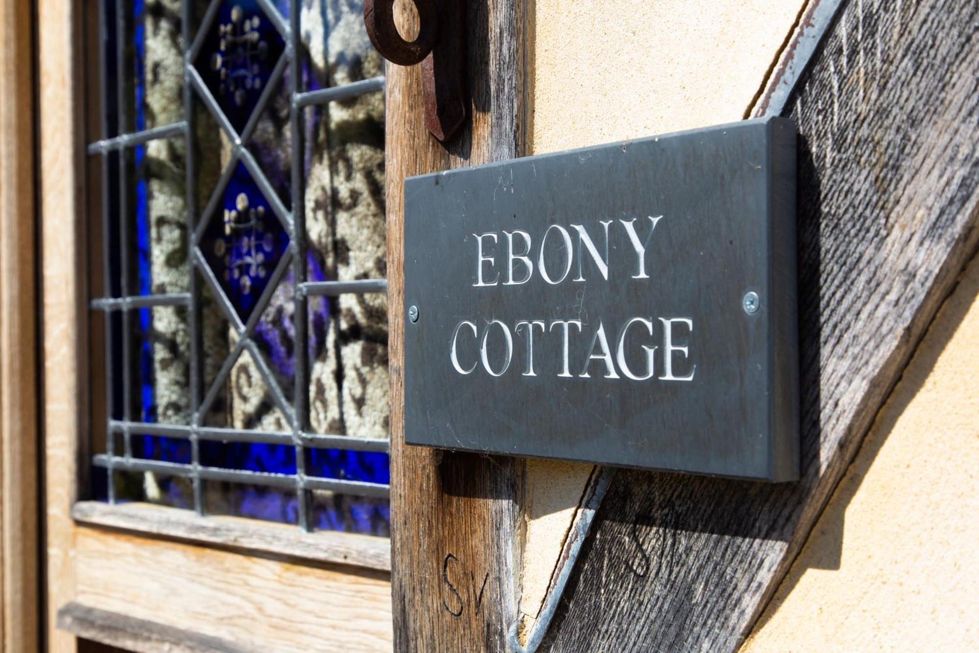 טנבורי Ebony Cottage מראה חיצוני תמונה