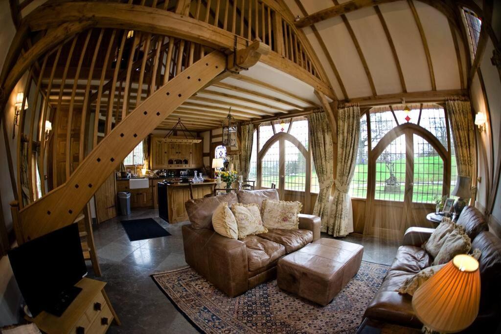 טנבורי Ebony Cottage מראה חיצוני תמונה